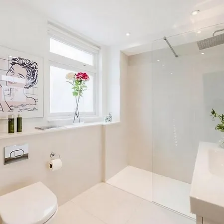 Modern In Centre 3beds 3baths Appartamento
